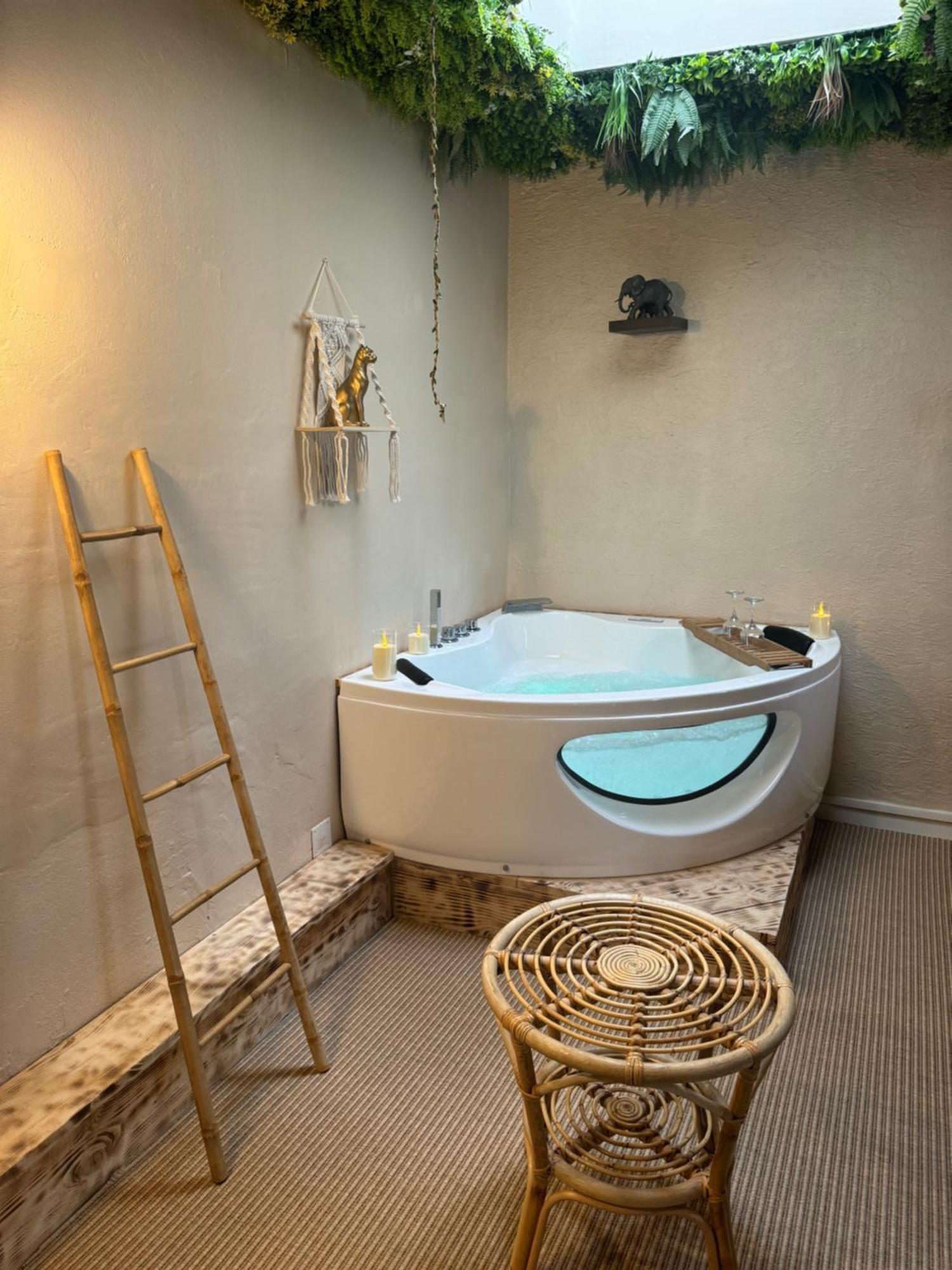 La Jungle De Sissy Bed & Breakfast Saintes-Maries-de-la-Mer Exterior foto